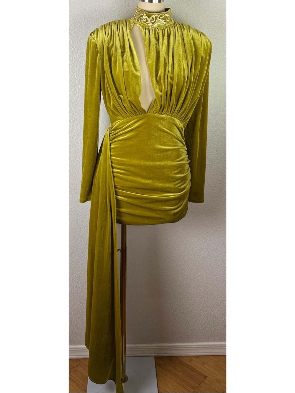 Miss Circle Gracyn  Gold Cutout High Slit Velvet Gown Evening Gala Medium